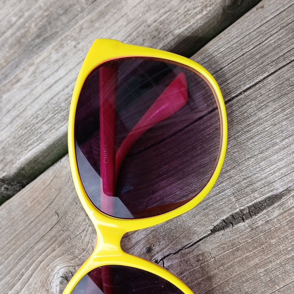 Sunglasses - Picture 2 of 5
